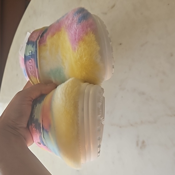 Crocs Tie Dye Classics Fur Sure - Picture 6 of 9